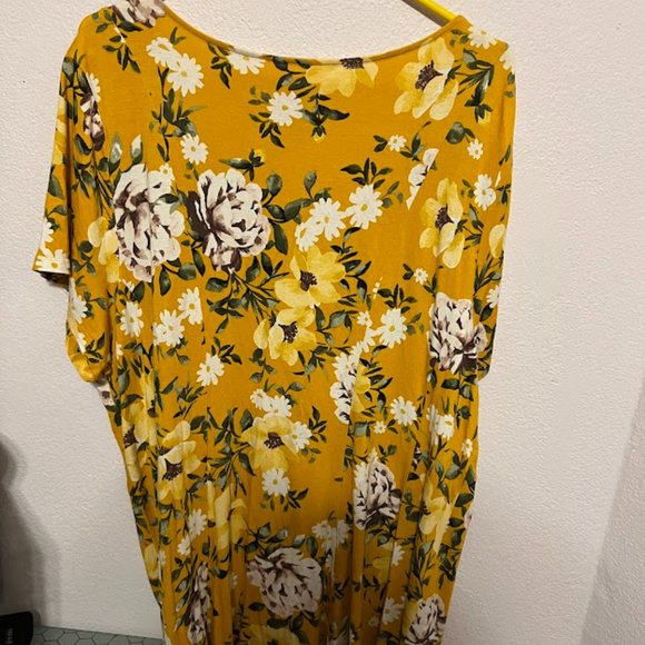 Torrid super soft Baby doll faux button flowy Size 3 X floral Blouse - Picture 5 of 5